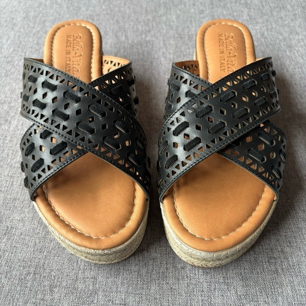 Bella Vita Exa-Italy Wedge Sandal, Black Leather, 7.5 Wide